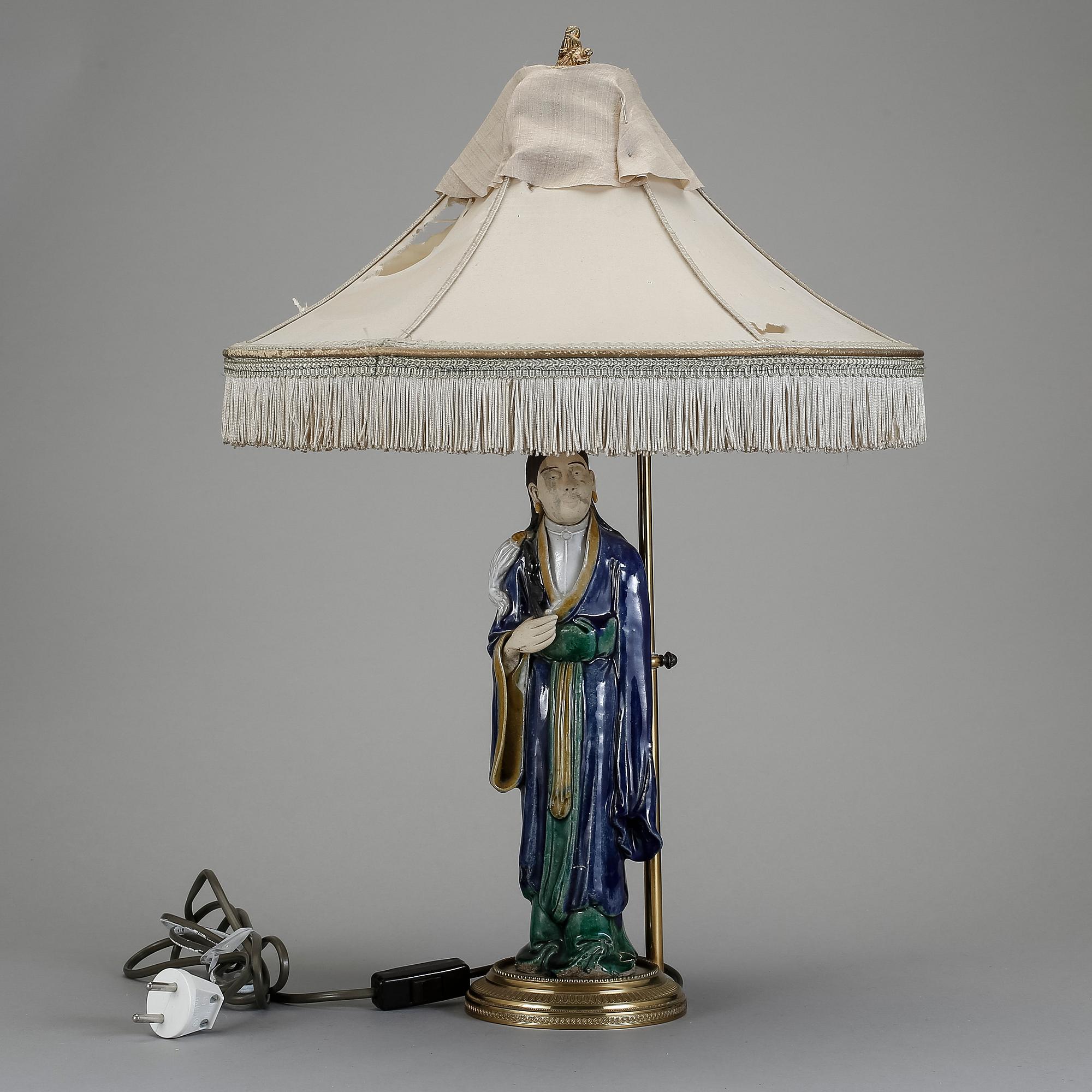 BORDSLAMPA, lergods och mässing, 1900-tal.