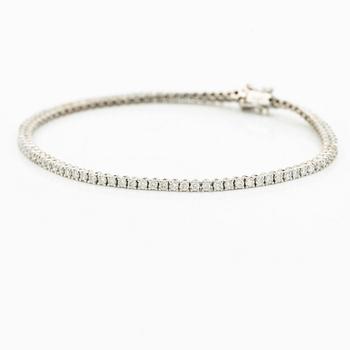 Tennis bracelet 18K white gold with brilliant-cut diamonds.
