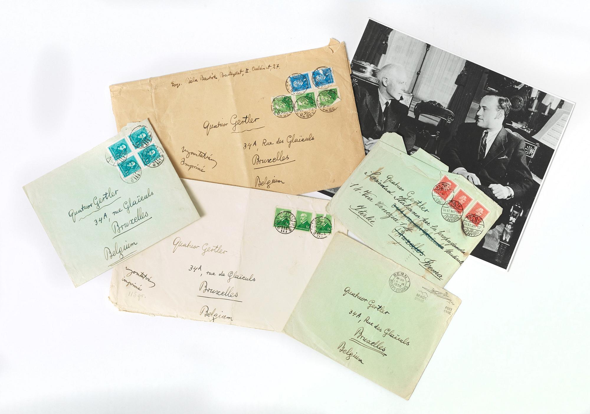 BÉLA BÁRTOK (1881-1945), elva egenhändigt skrivna och signerade brev och brevkort. I huvudsak daterade Budapest 1930-38.