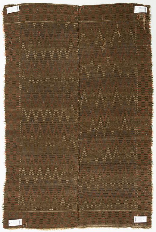 An 18th century, knotted pile, bed cover from Örke, Skuttunge socken in Uppland, ca 185 x 122 cm.