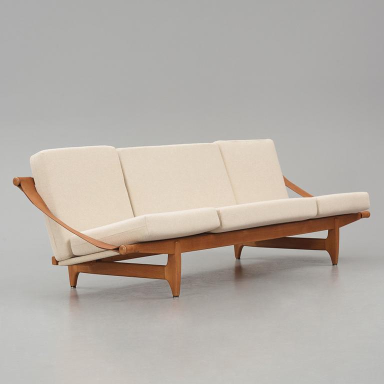 Svante Skogh, an oak sofa, AB Hjertquist & Co, Nässjö, Swedish Modern, 1950s.