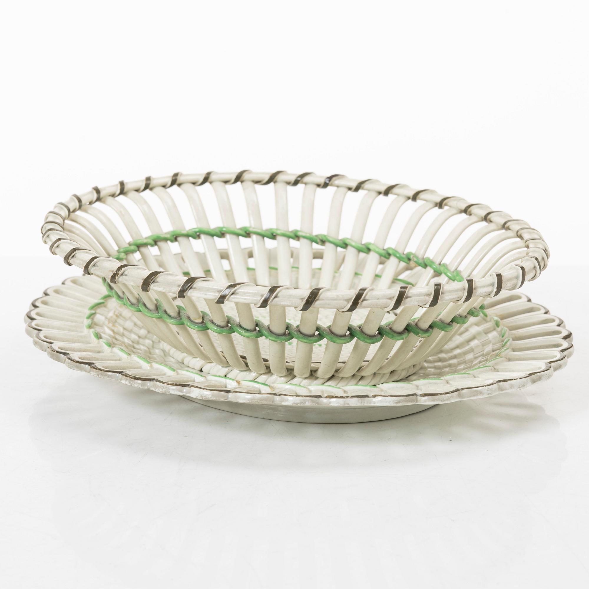 An English cream weare chesnutbasket with cover, circa 1800.