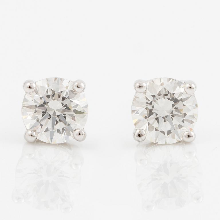Earrings 18K white gold with brilliant-cut diamonds, accompanying GIA dossier.