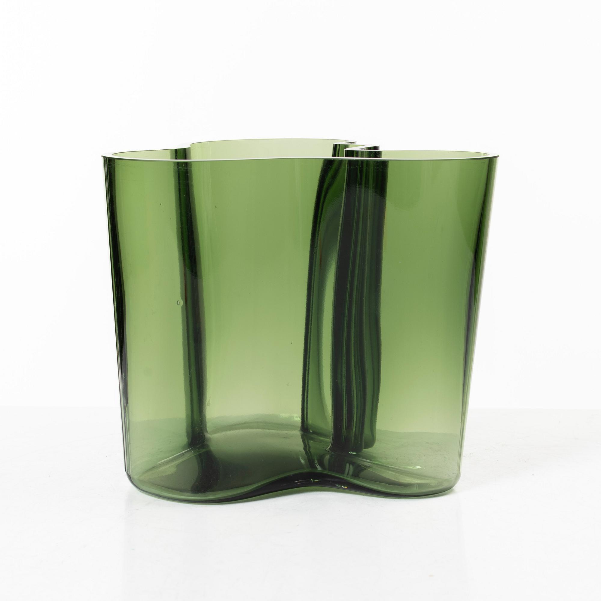 Alvar Aalto, Vase, "Savoy" signed A. Aalto 1936-1986 Iittala.