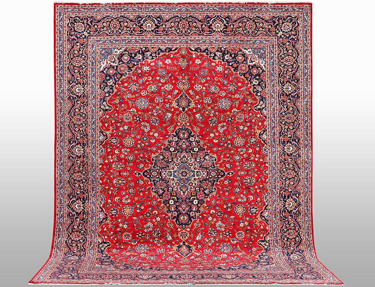 A carpet, Kashan, ca 420 x 300 cm.