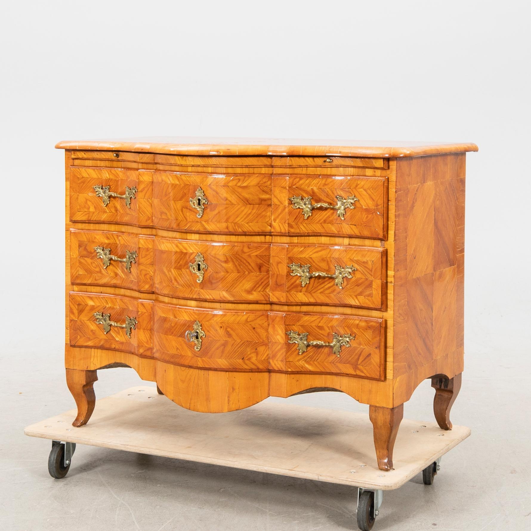 Byrå senbarock 1700-talets mitt.