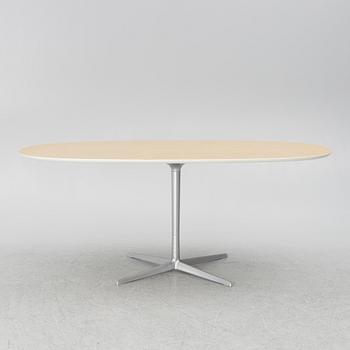 Lievore Altherr Molina, matbord, 'Eolo', Arper.