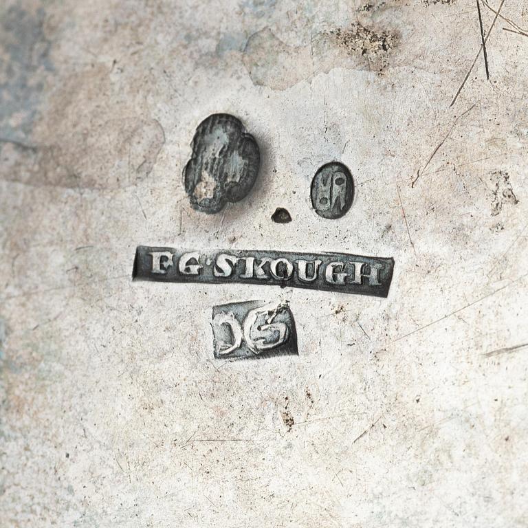 Fredrik Skough, kaffekanna, silver, (verksam 1824-1830) Borås. Empire.