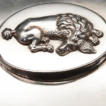 SOCKERSKRIN, silver, Lorenz Georg Weis, Norrköping 1819. Vikt 590,8 g.