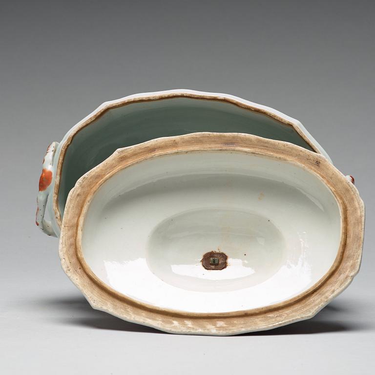 TERRIN med LOCK, kompaniporslin. Qingdynastin, Qianlong (1736-95).