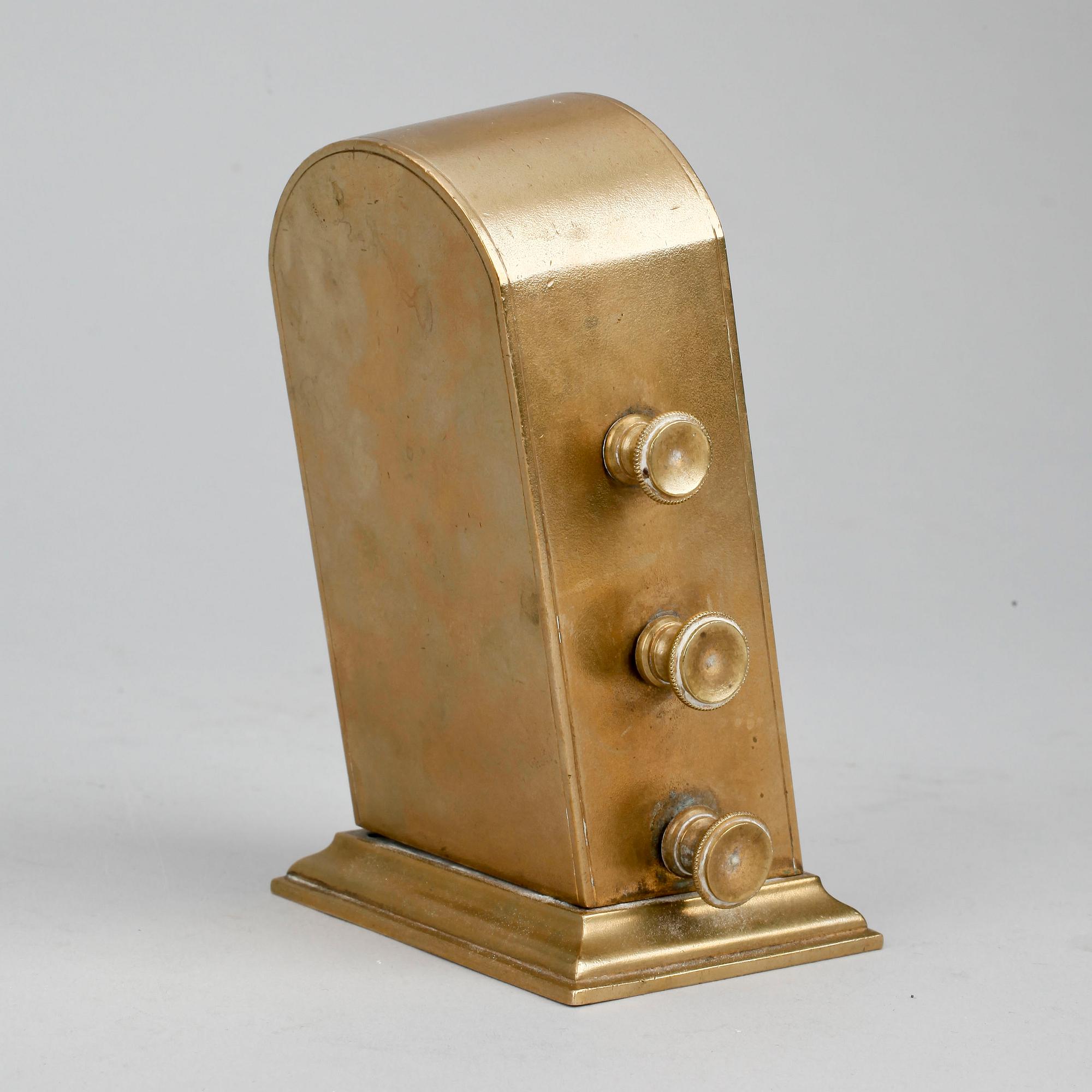 BORDSALMANACKA, mässing, Ryssland, 1900-talets början.