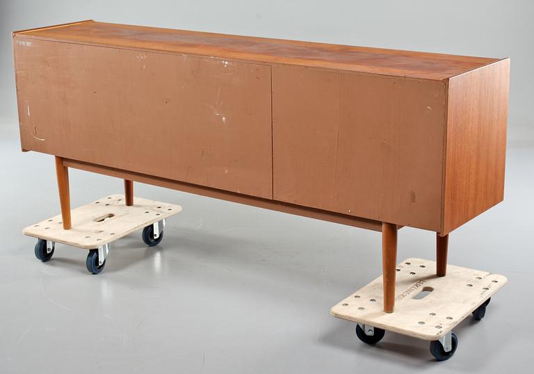 SIDEBOARD, "Trio", Nils Jonsson, Troeds, 1900-talets andra hälft.