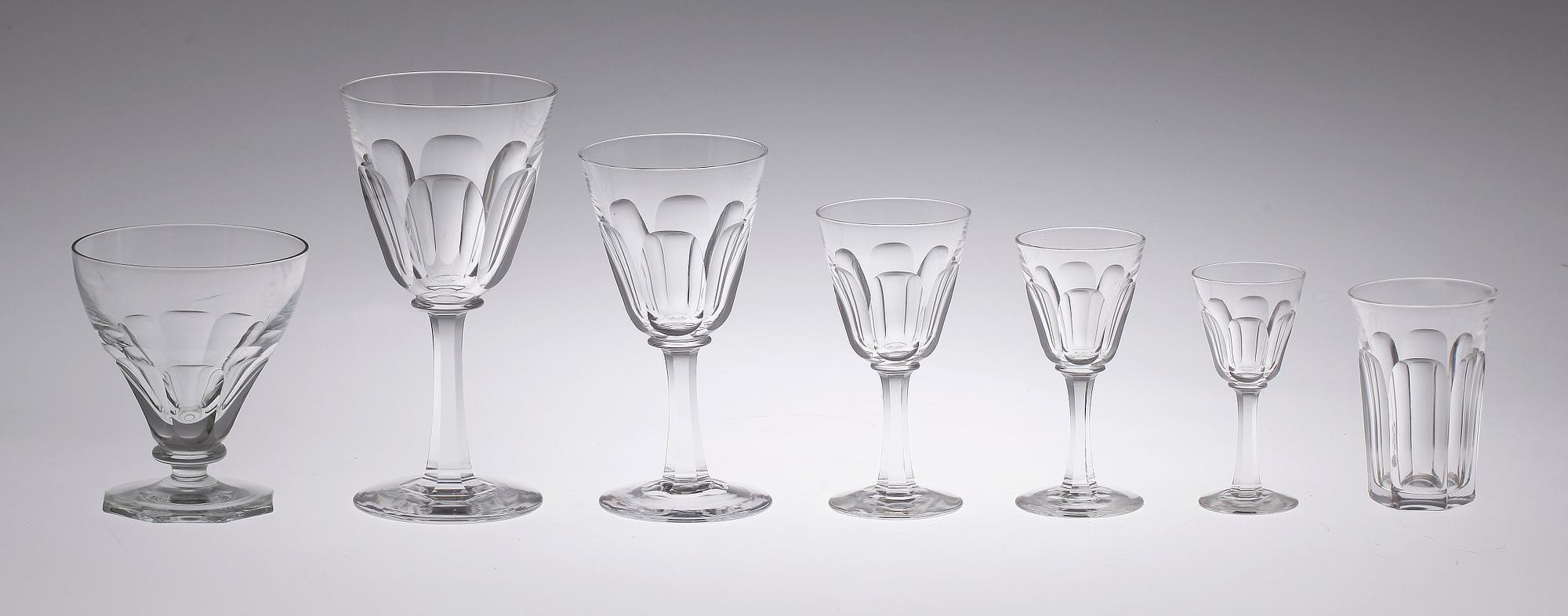 GLASSERVIS, 32 delar. 1900-talets början.