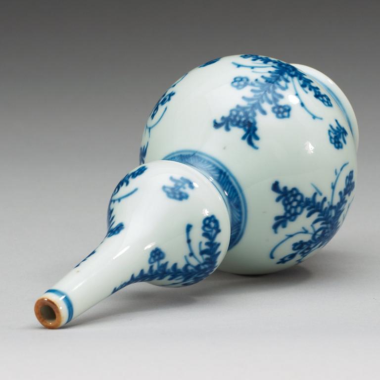 A blue and white water sprinkler, Qing dynasty, Qianlong (1736-95).