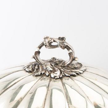Cloche/Serving dome 2 pcs silver-plated early 20th century England.