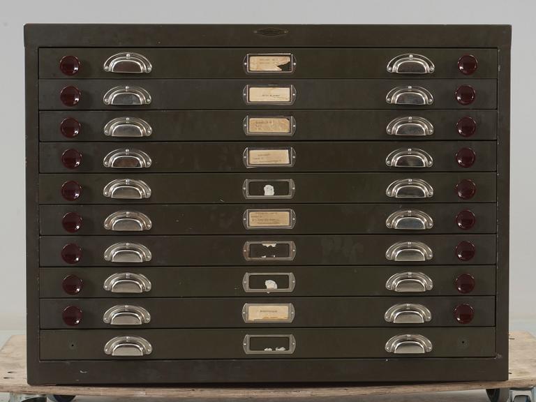 ARKIVSKÅP, Pressbolaget, Eskistuna, 1900-tal.