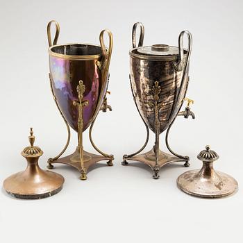 TEKÖK, 2 st, koppar samt försilvrad koppar, 1800-talets första hälft.