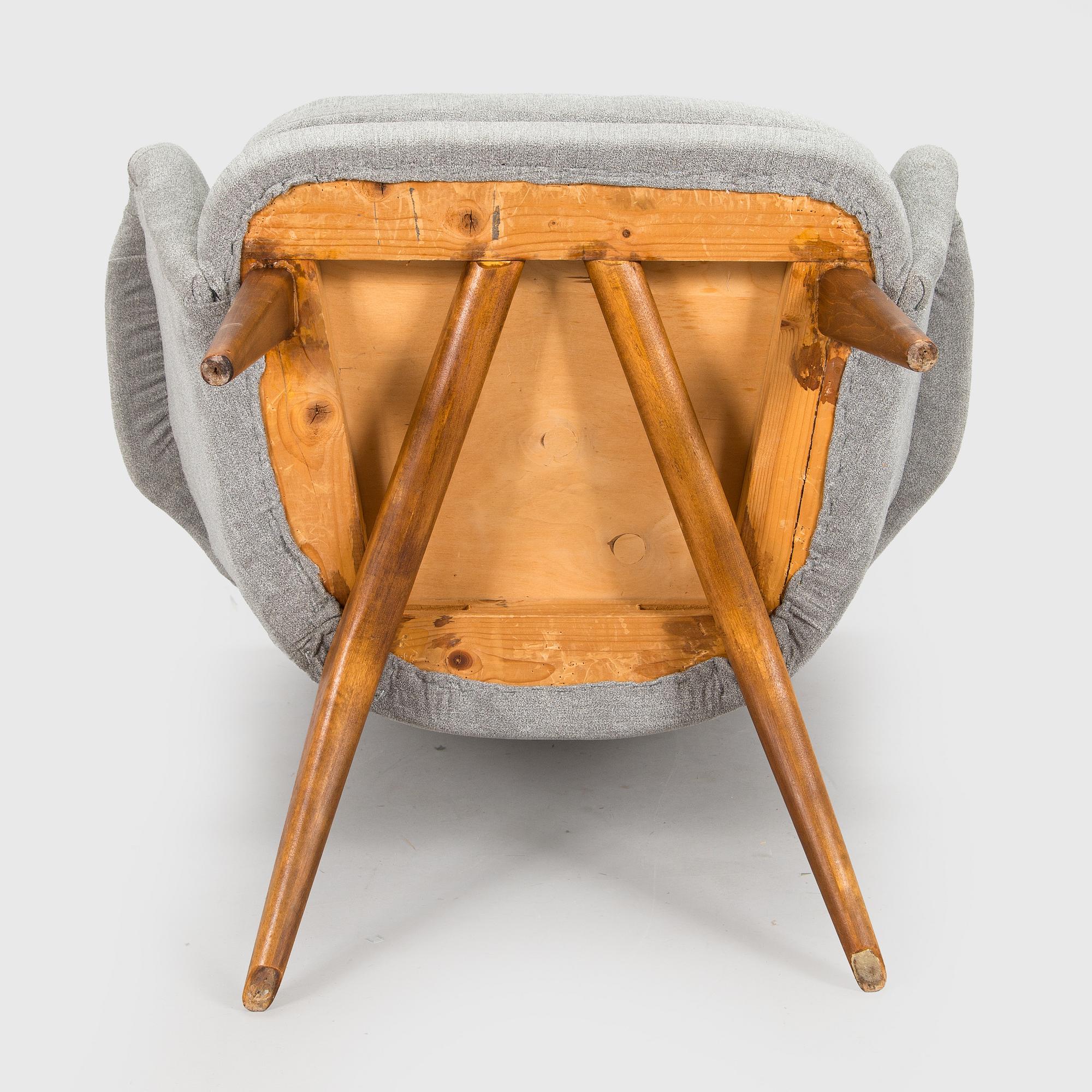 A mid-20th century armchair.