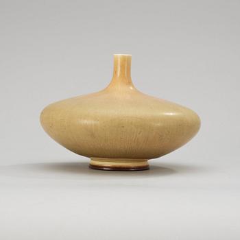 A Berndt Friberg stoneware vase, Gustavsberg Studio 1969.