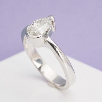 A ca 1.01 ct pear-cut diamond ring.