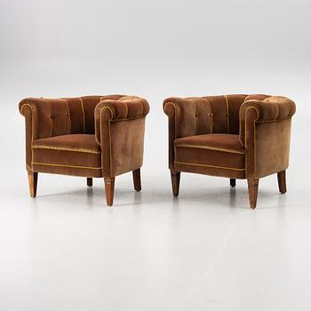 A pair of club chairs, 1930s/40s.