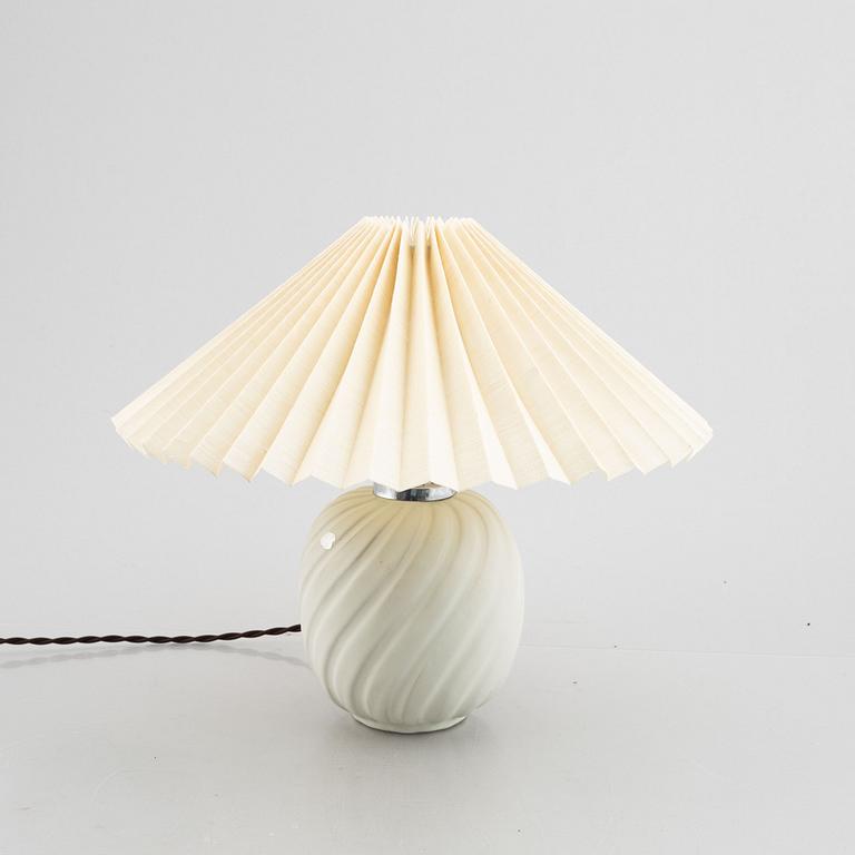 Upsala Ekeby, a table lamp, for Arvid Böhlmarks Lampfabrik, 1930s/40s.