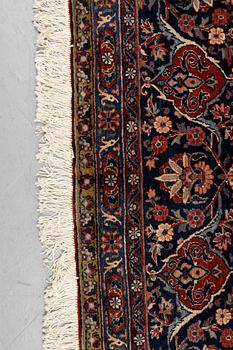 A carpet, semi-antique Kashan, a so-called Dabri, ca 394,5 x 310 cm.