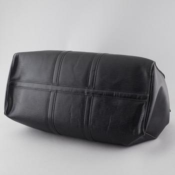 A weekend bag from Louis Vuitton, model "Keepall 50 Epi".