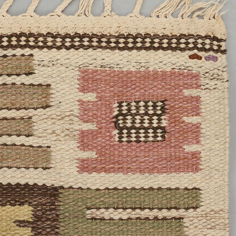 Märta Måås-Fjetterström, Matto, "Nyponblomman", flat weave, ca 213,5-214,5 x 148,5-150,5 cm, signed AB MMF.