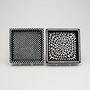 STIG LINDBERG, four "Domino" stoneware dishes, Gustavsberg 1950s.