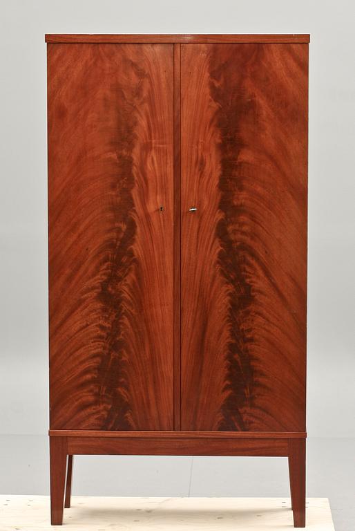 KABINETTSKÅP, 1900-tal.