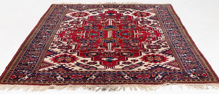 Rug, oriental, approx. 311 x 228 cm.