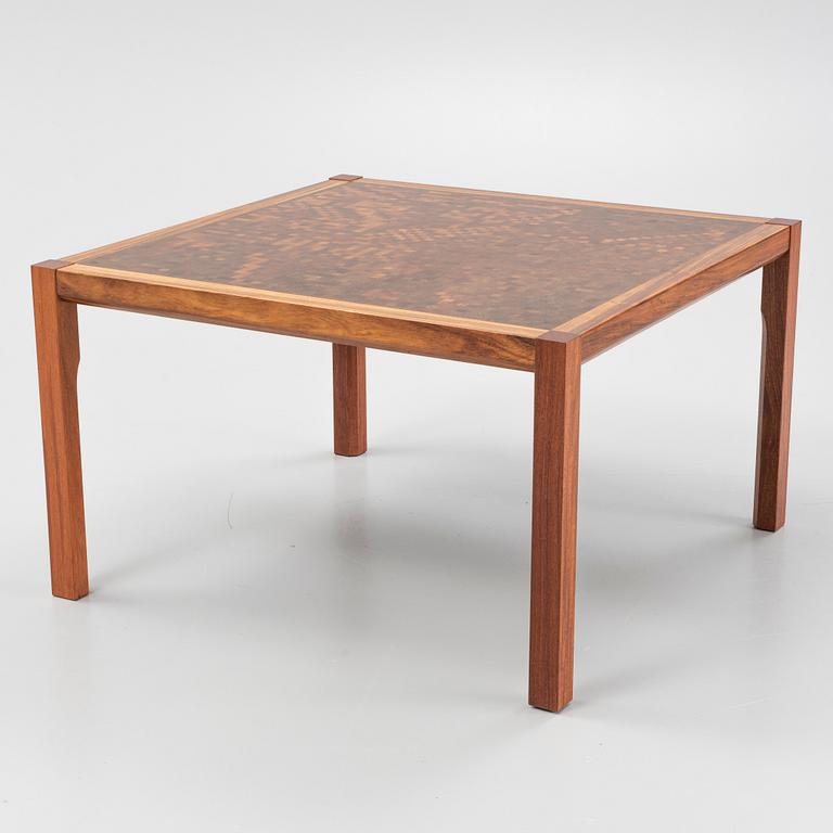 Gorm Lindum Christensen & Rolf Middelboe, a coffee table for Tranekaer Denmark, numbered 3127.