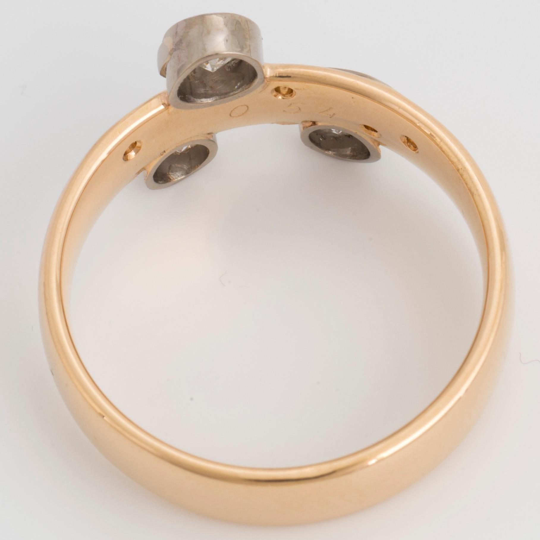 PERNLOS, Ring med diamanter.