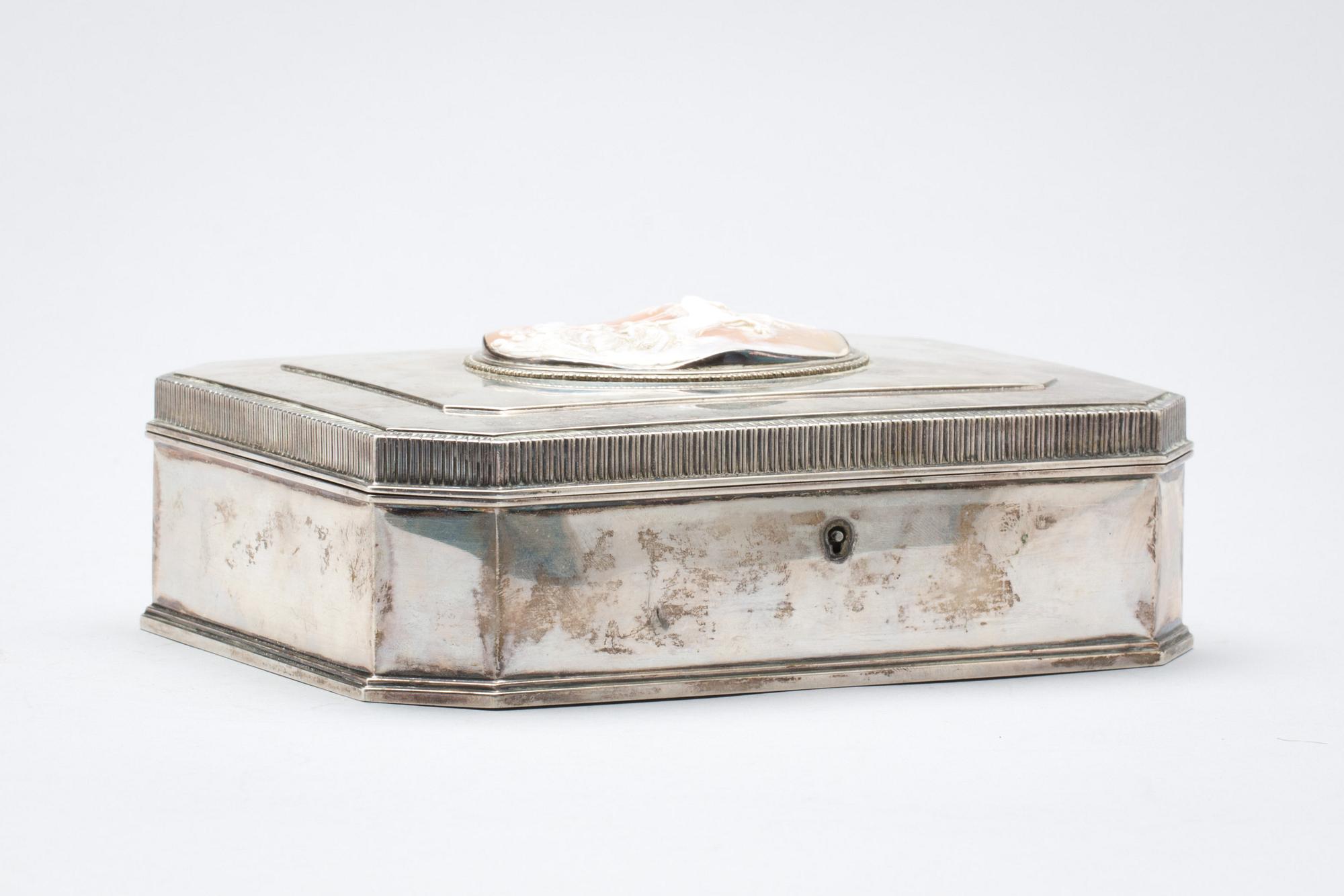 SKRIN, silver, W.A. Bolin, 1942. Total vikt ca 940 g.