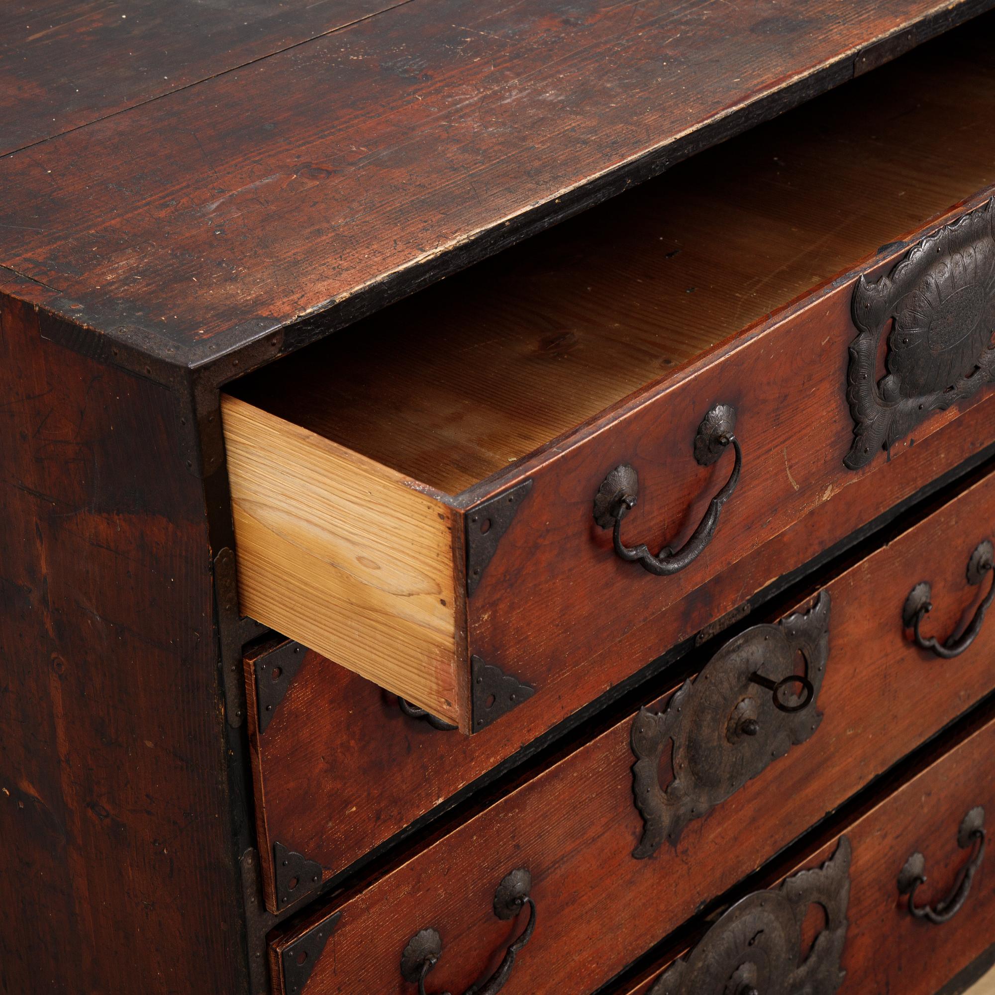 Tansu, Japan omkring år 1900.