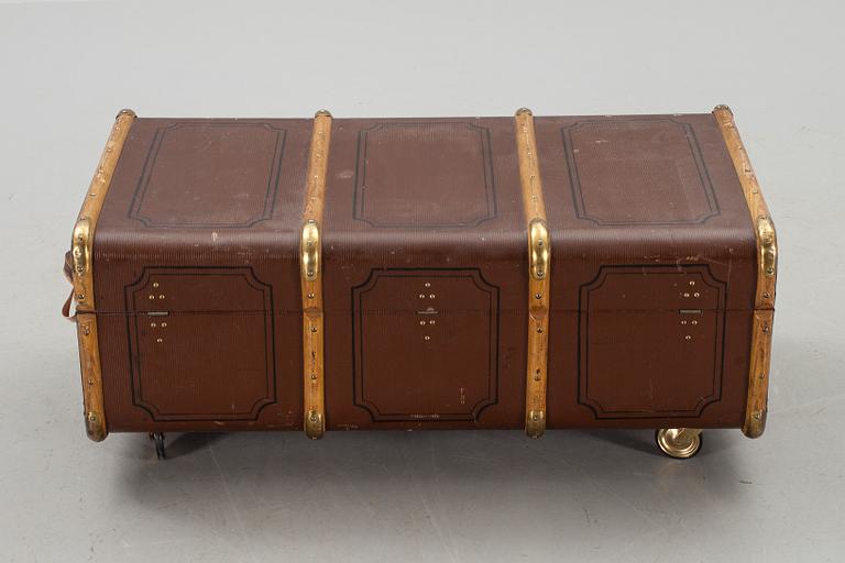KOFFERT, omkring 1900.