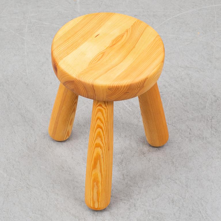 INGVAR HILDINGSSON, a pine stool signed IH.