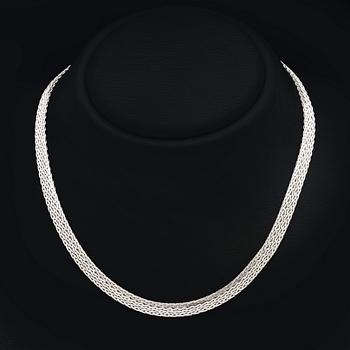 An 18K white gold chain, Unoaerre, Italy, 27g.