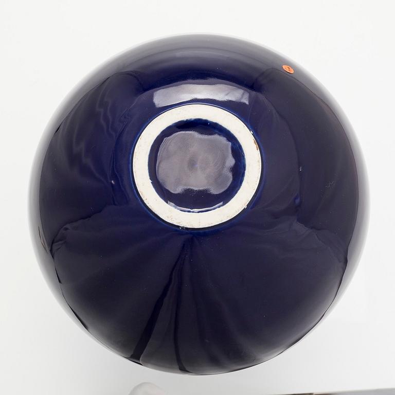 Inkeri Leivo, Konstkeramik, "Blue Velvet" osignerad.