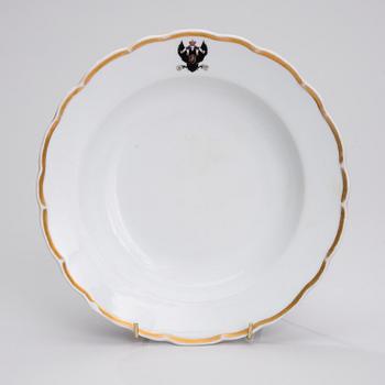 TALLRIK, porslin, M.S Kuznetsov, Dmitrov-fabriken, Ryssland 1892-1917.