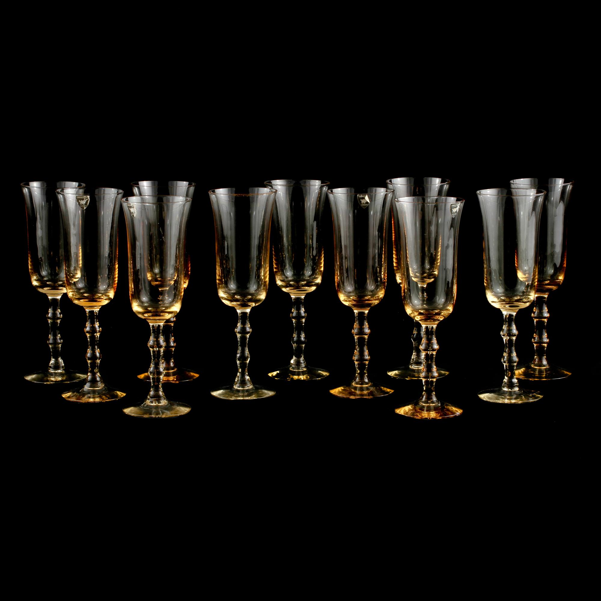 VINGLAS, 11 st, "Salut", Simon Gate, Orrefors, 1900-talets andra hälft.