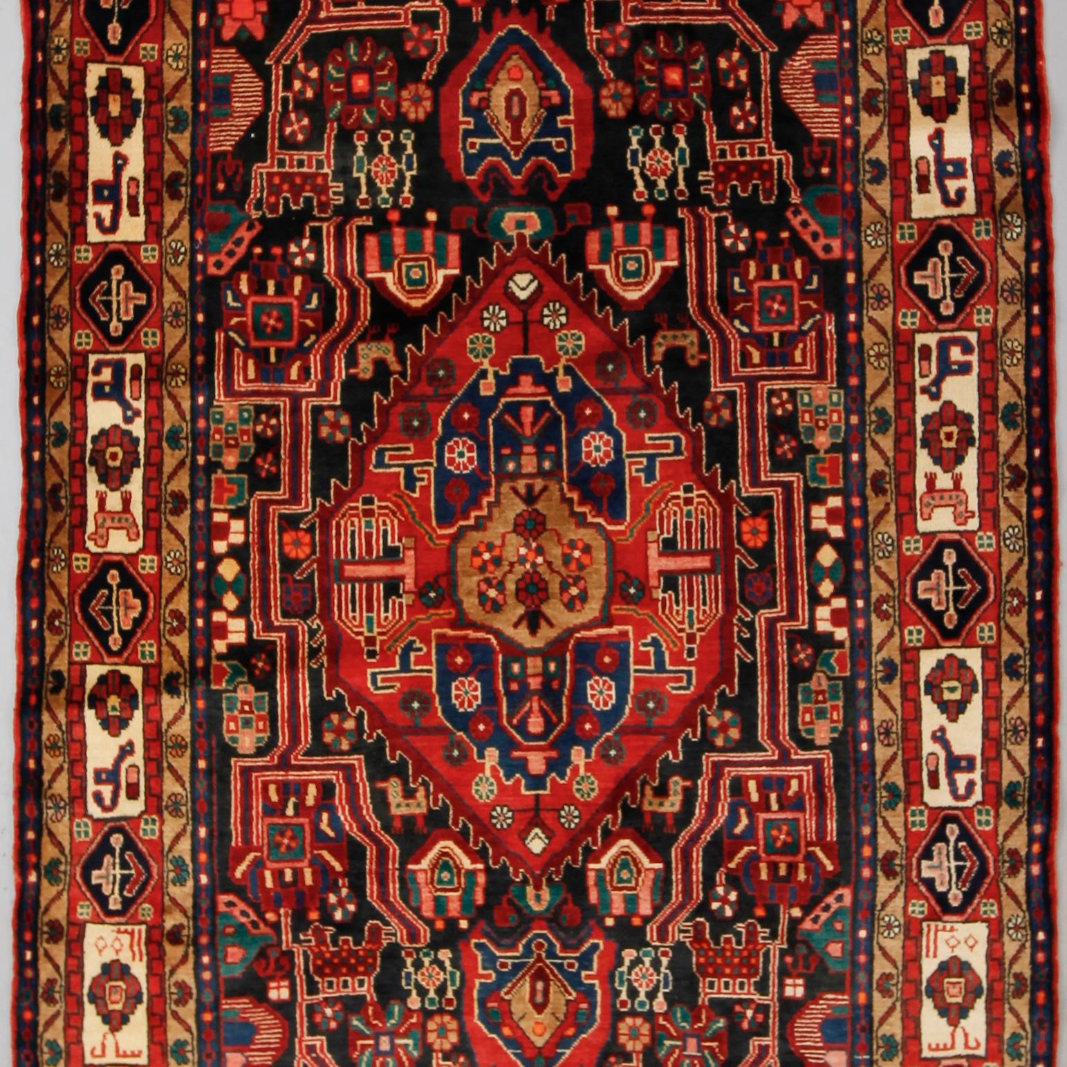 MATTA, Nahavand, ca 305 x 158 cm.