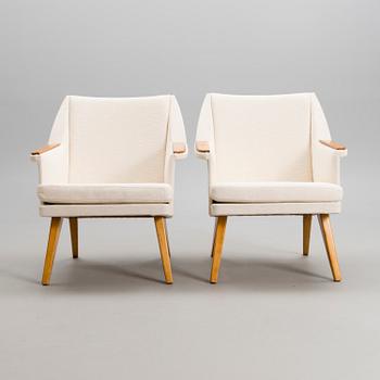 CARL GUSTAF HIORT AF ORNÄS, A PAIR OF ARMCHAIRS.