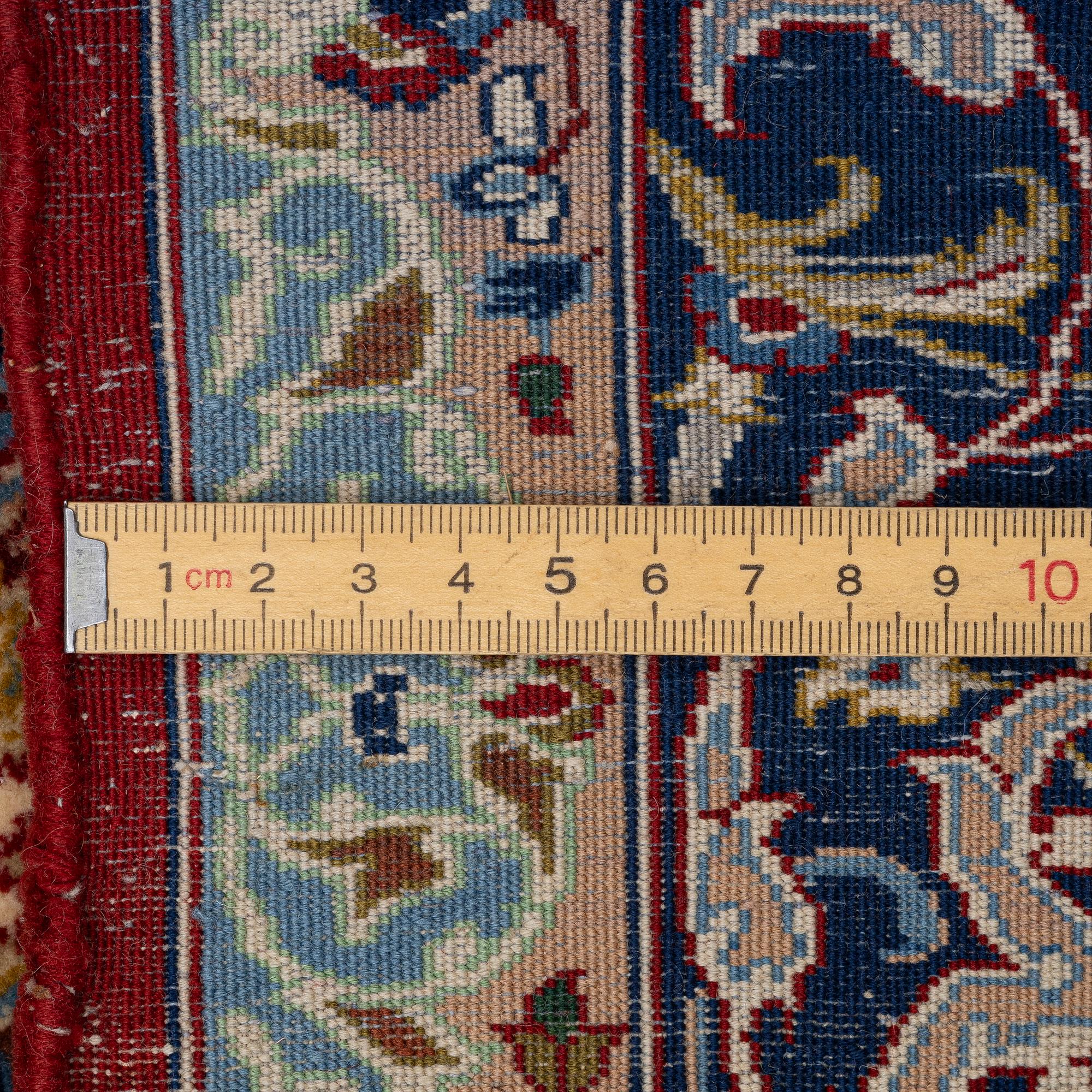 Carpet, Old Isfahan, approx. 150 x 103 cm.