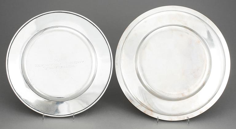 PRESENTERFAT, 2 st, silver, CG Hallberg, 1947 och 1938, totvikt 947 gram.