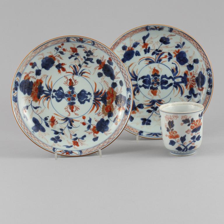 FAT, 2 st, samt MUGG, porslin, Kina, 1700-tal.