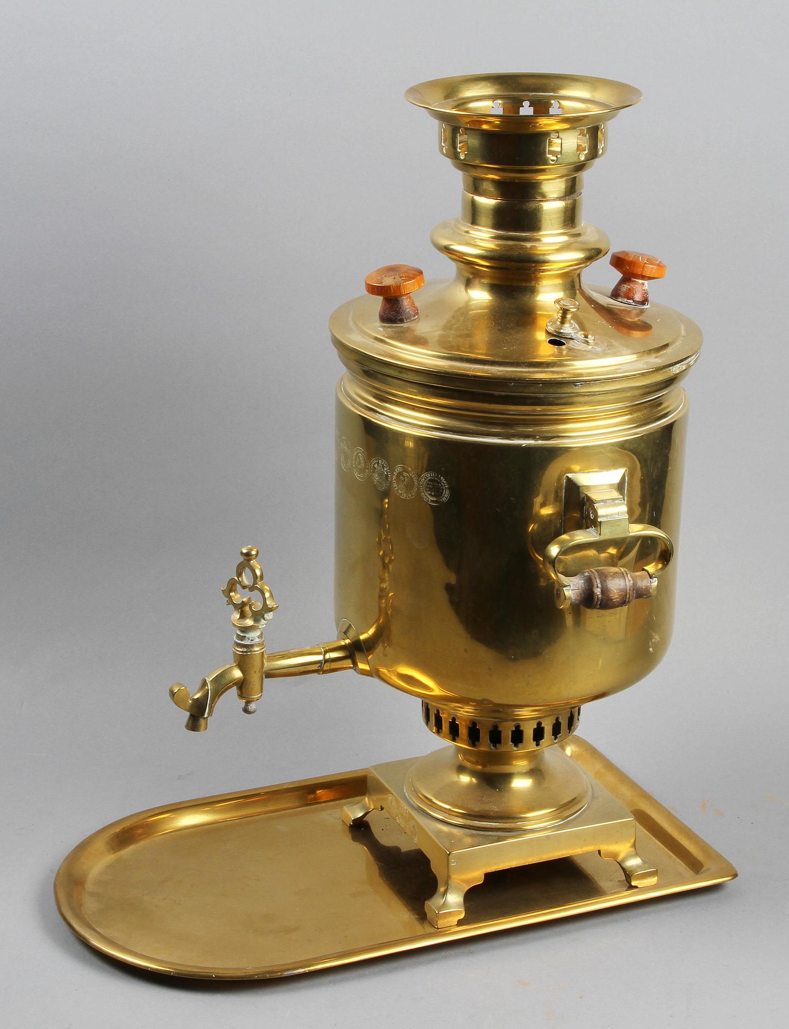 SAMOVAR, mässing, Ryssland ca år 1900.