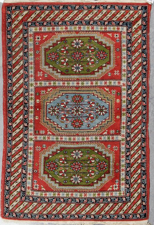 MATTA, sannolikt Kaukas, ca 152x101 cm.