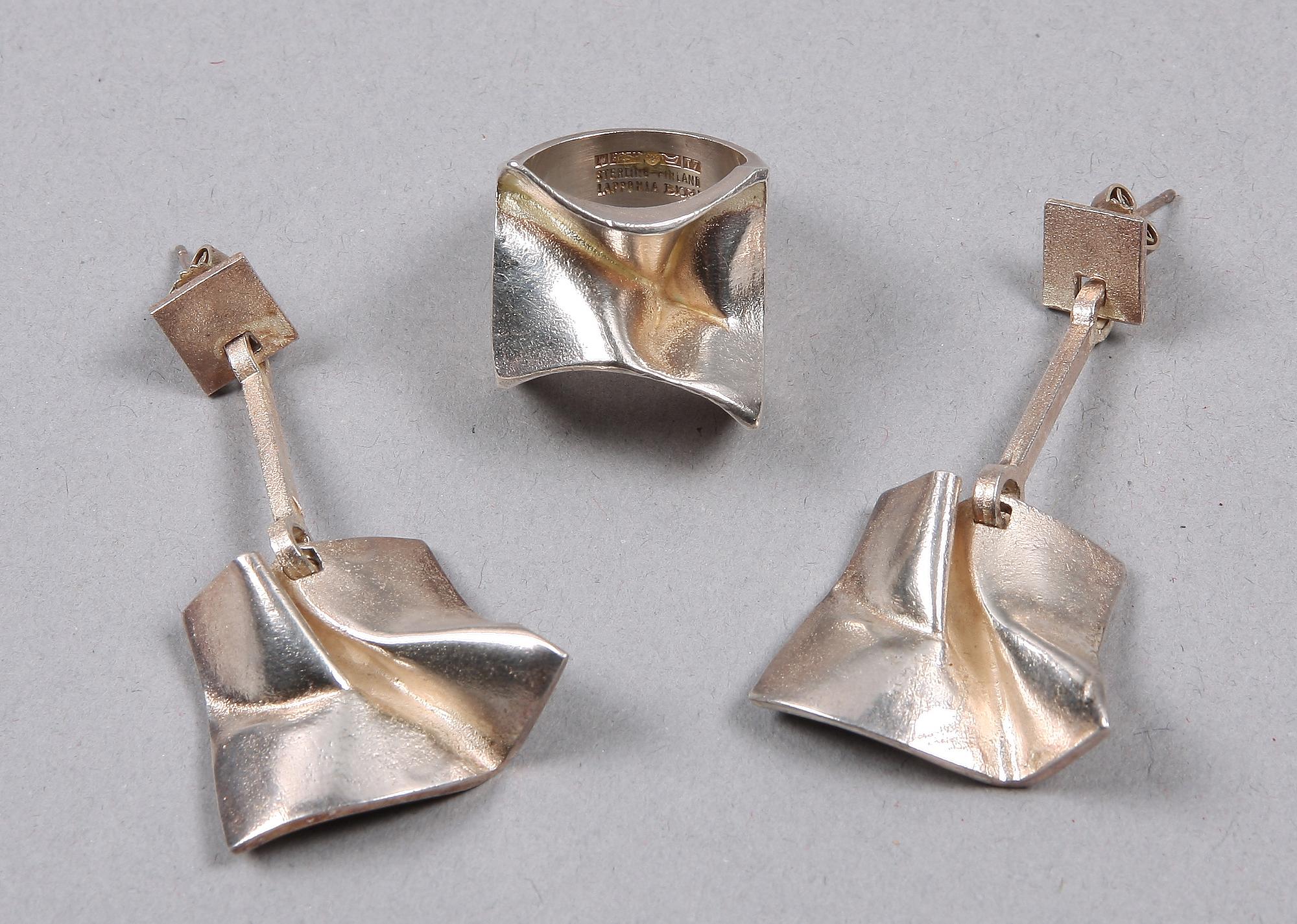 RING samt ÖRHÄNGEN, ett par, sterlingsilver, Björn Weckström för Lapponia, Finland, 30 g.